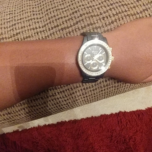 Watch (New) - Picture 2 of 3